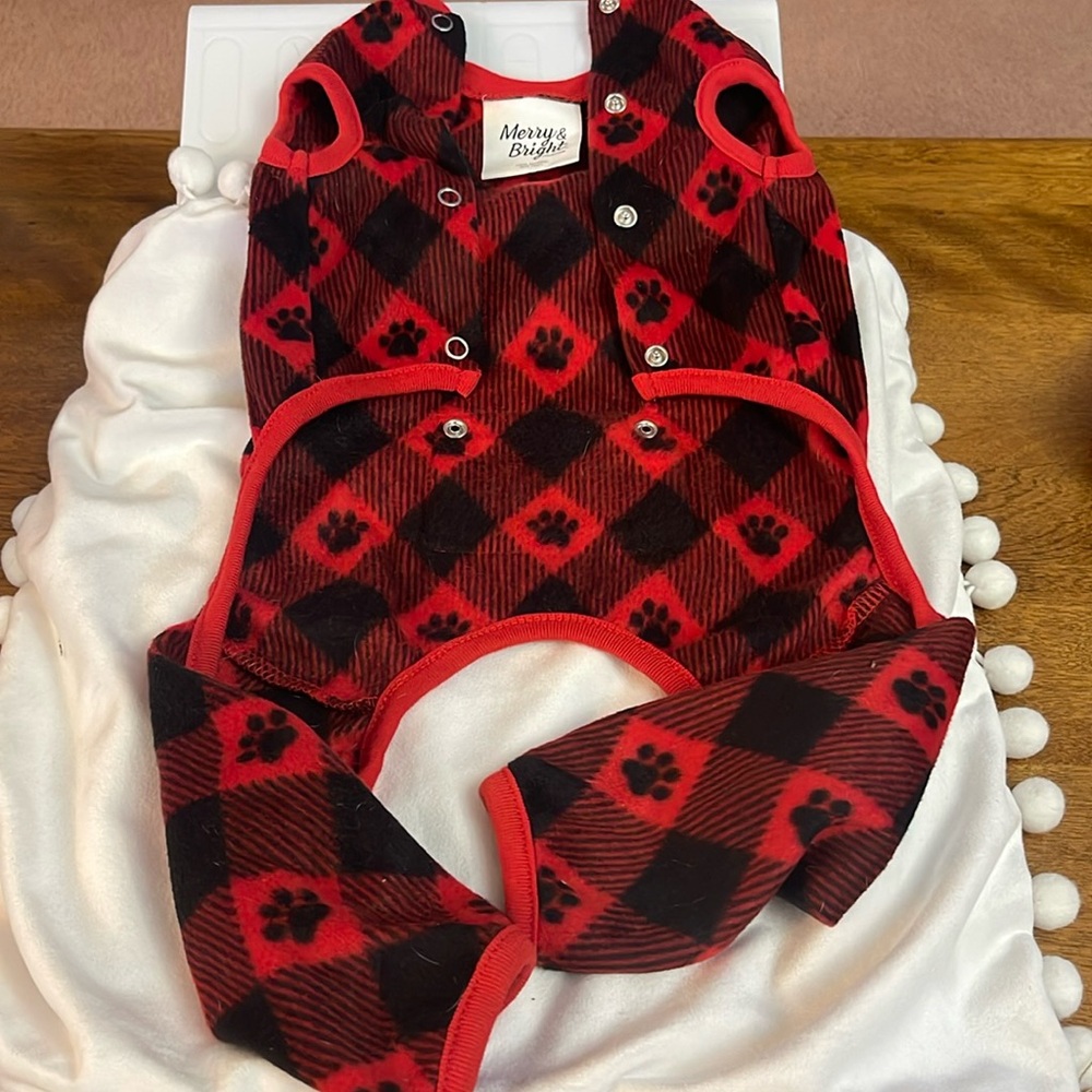 Dog flannel x-mas pjs .